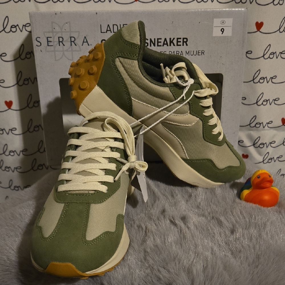 Serra Women's Olive and Beige Sneakers